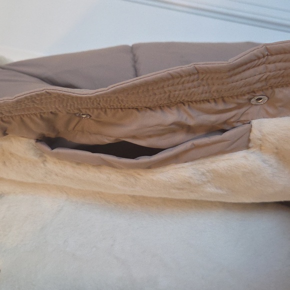 Hollister Beige Puffer Jacket with Hood - Picture 8 of 11